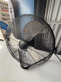 Mainstays SFC1840B 18" Electric Portable Fan - Image 3