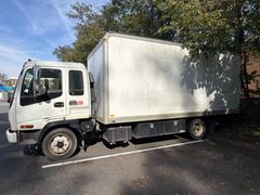 2003 Chevy WT5500 Diesel Box Truck - Image 4