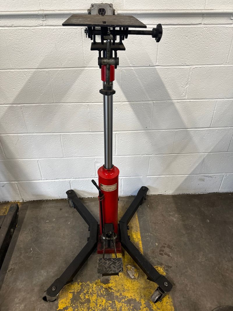 Automotive Repair Shop Auction. Waldorf, MD