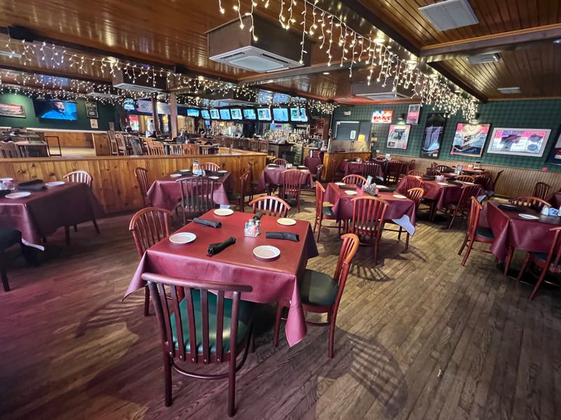 Annie's Paramount Steak House Auction - Grasonville, MD banner