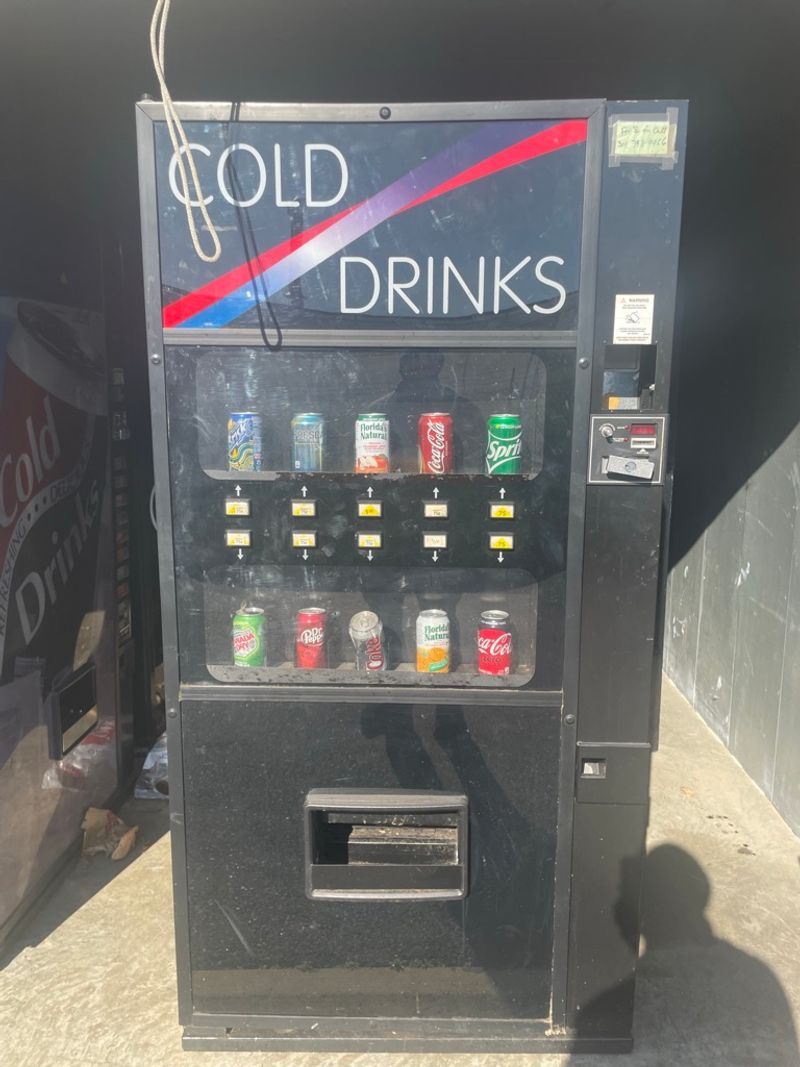 Beverage Vending Machine This machine has 10 selections with 12
