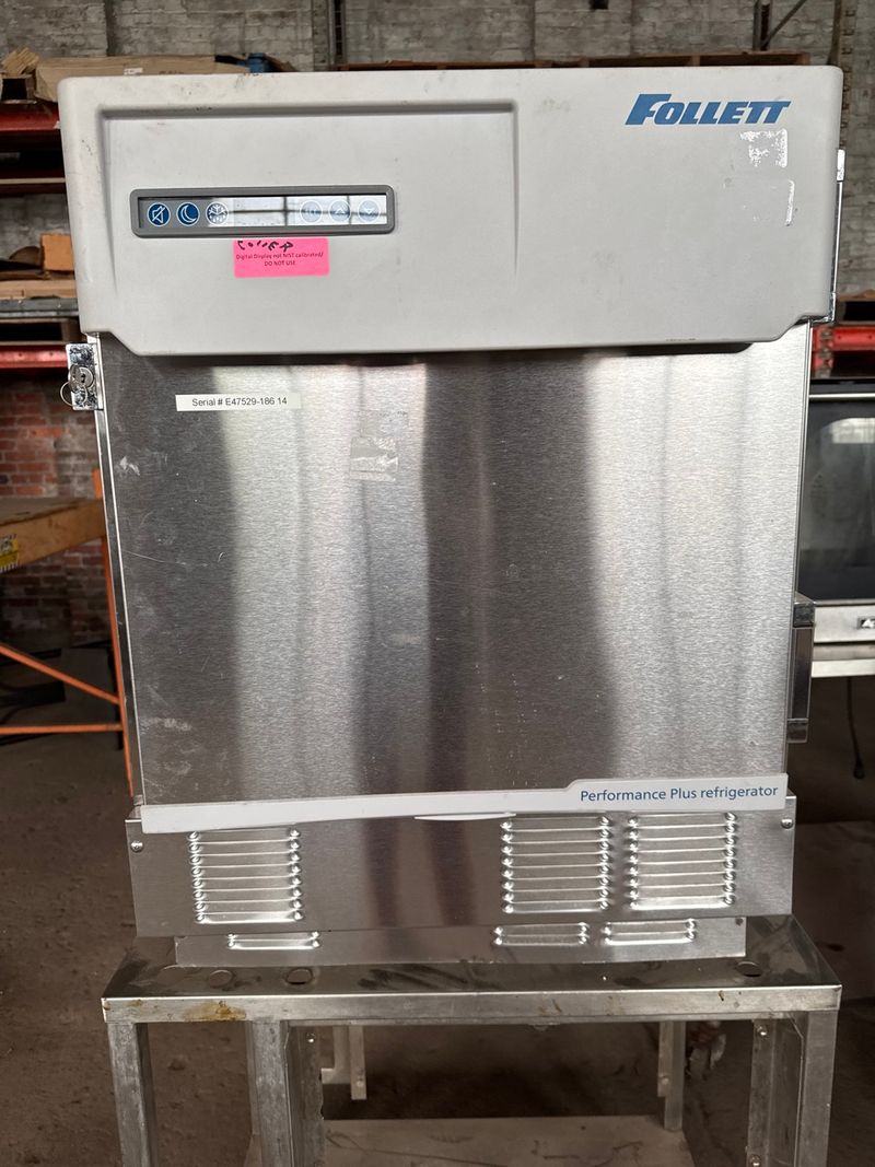 Countertop or under counter refrigerator - Image 1