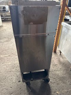 50lb natural gas deep fryer - Image 3