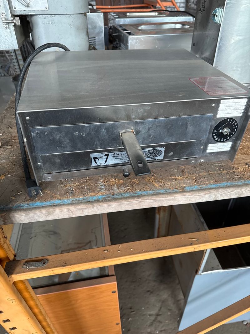 Electric pizza or pretzel oven - Image 1