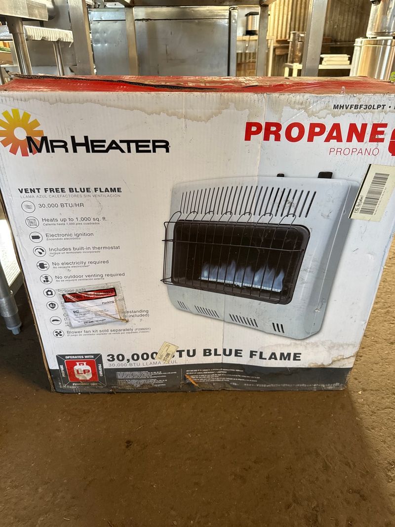 Propane floor heater - Image 1