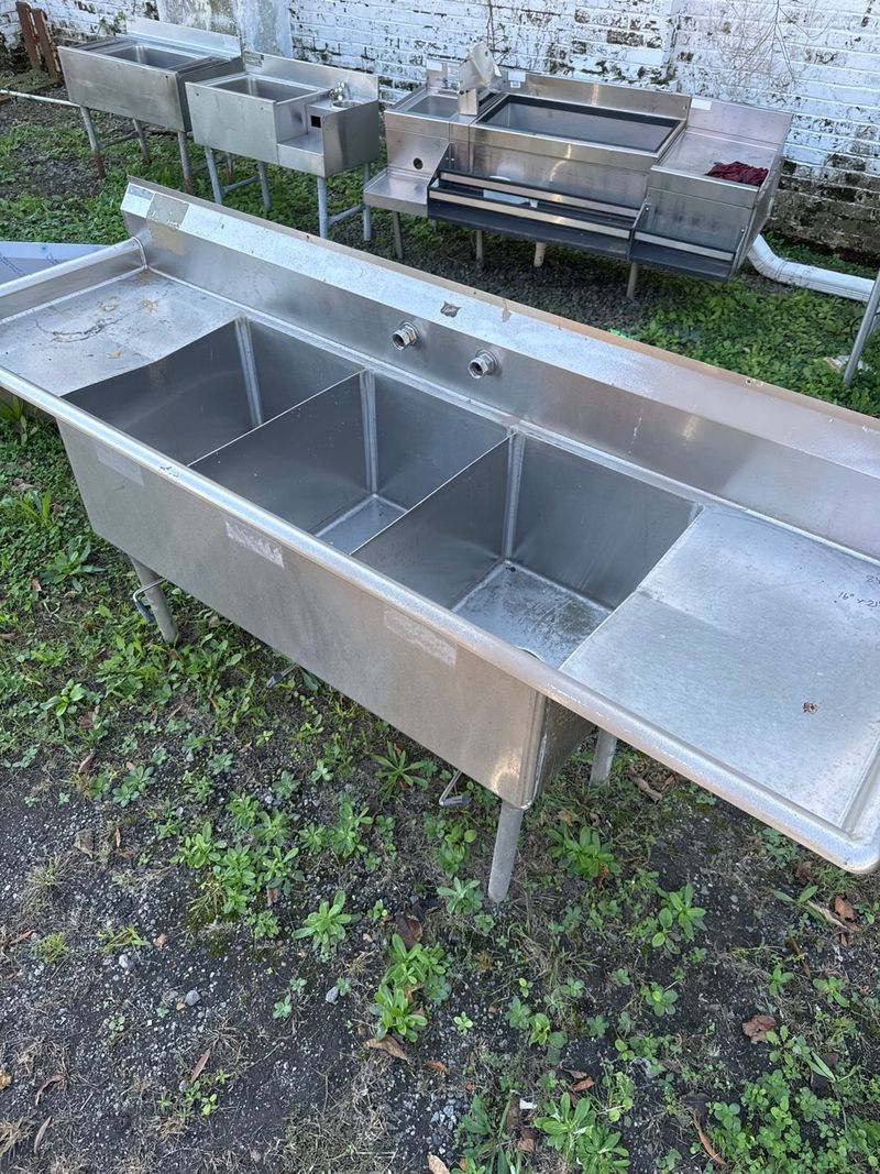 3 compartment sink - Image 1