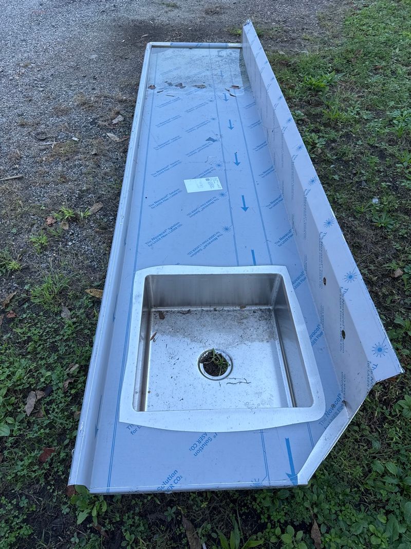 Soil dish table - Image 1