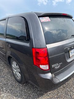 2016 Dodge Grand Caravan - Image 12