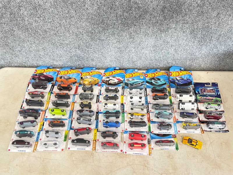 Assortment of Hotwheels Cars