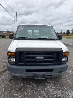 2010 Ford Econoline Van  - Image 2