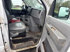 2010 Ford Econoline Van  - Image 12