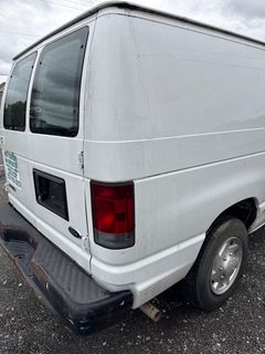 2010 Ford Econoline Van  - Image 20