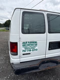 2010 Ford Econoline Van  - Image 21