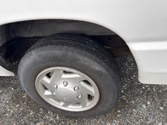 2010 Ford Econoline Van  - Image 22