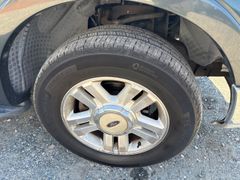 2004 Ford F150 Lariat  - Image 11