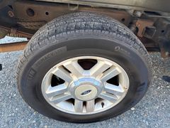 2004 Ford F150 Lariat  - Image 16