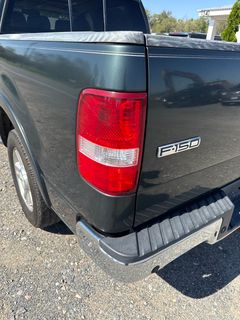 2004 Ford F150 Lariat  - Image 19
