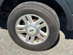 2004 Ford F150 Lariat  - Image 20