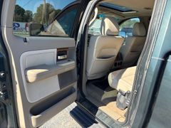 2004 Ford F150 Lariat  - Image 21
