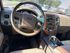 2004 Ford F150 Lariat  - Image 23