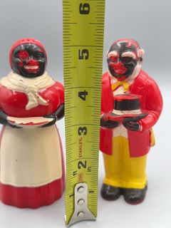 Pair of Black Americana Plastic Shakers - Image 3