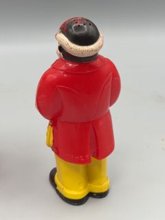 Pair of Black Americana Plastic Shakers - Image 5