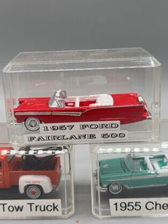 Assorted 1:64 Scale Die-Cast Model Cars and Trucks - Image 5