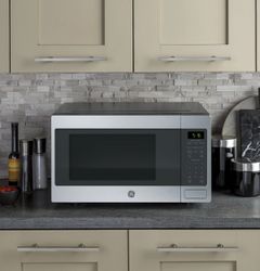 1.6 Cu. Ft. Microwave Oven - Image 4