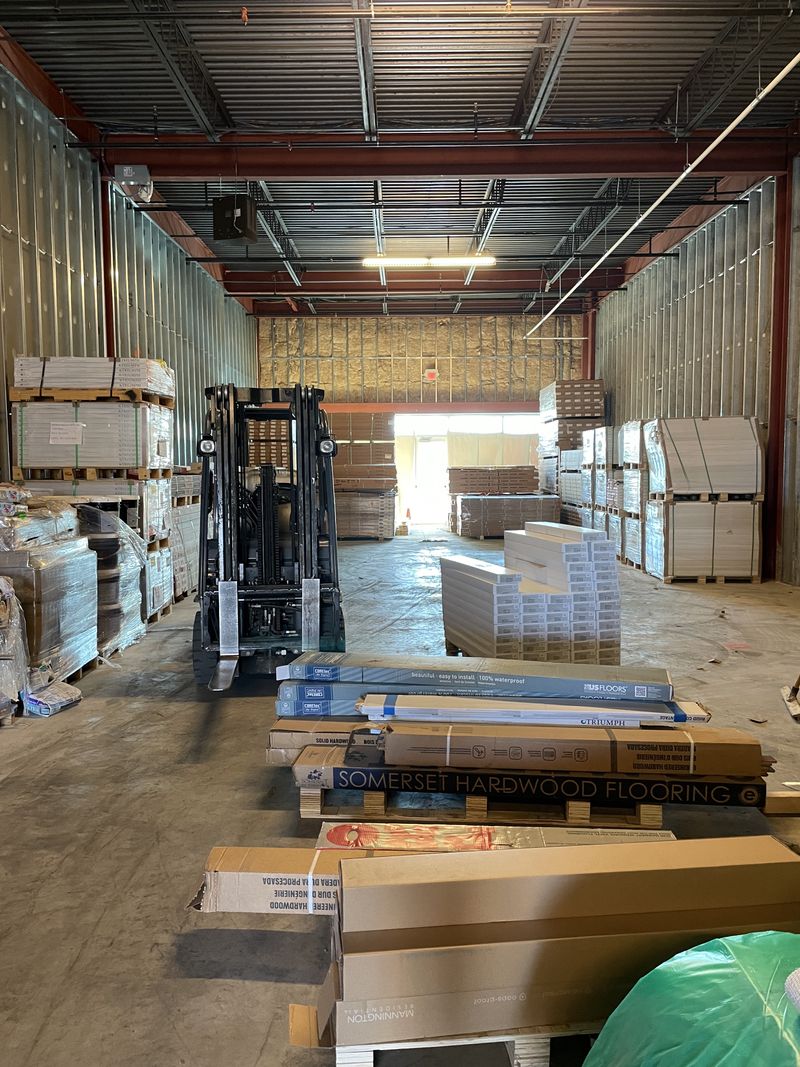M30637 Excess Flooring & Molding Online Auction. Gainesville, VA banner