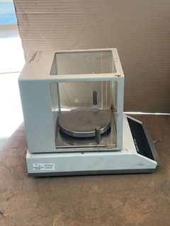 Lab Equipment - Image 10
