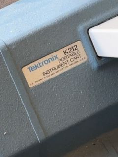 Tektronix 2221 Oscilloscope - Image 5