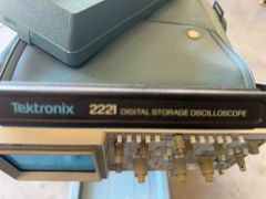 Tektronix 2221 Oscilloscope - Image 6