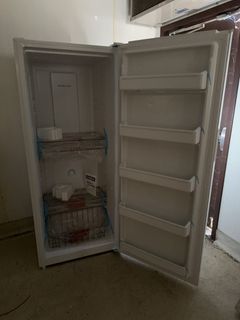 Frigidaire Upright Freezer - Image 4