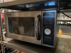 Commercial Microwave Oven, 1000W - Image 1