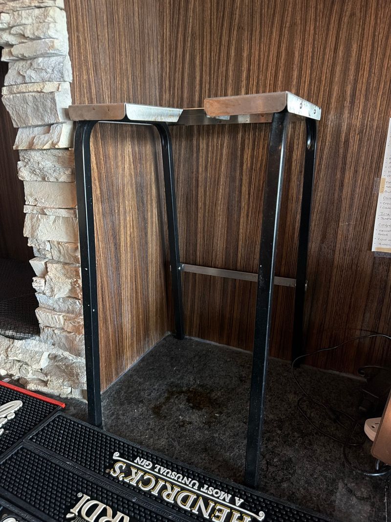 Cocktail Drink Stand - Image 1
