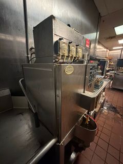 Commercial Dishwasher - Image 10