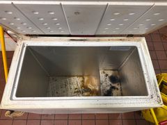 Chest Freezer - Image 4