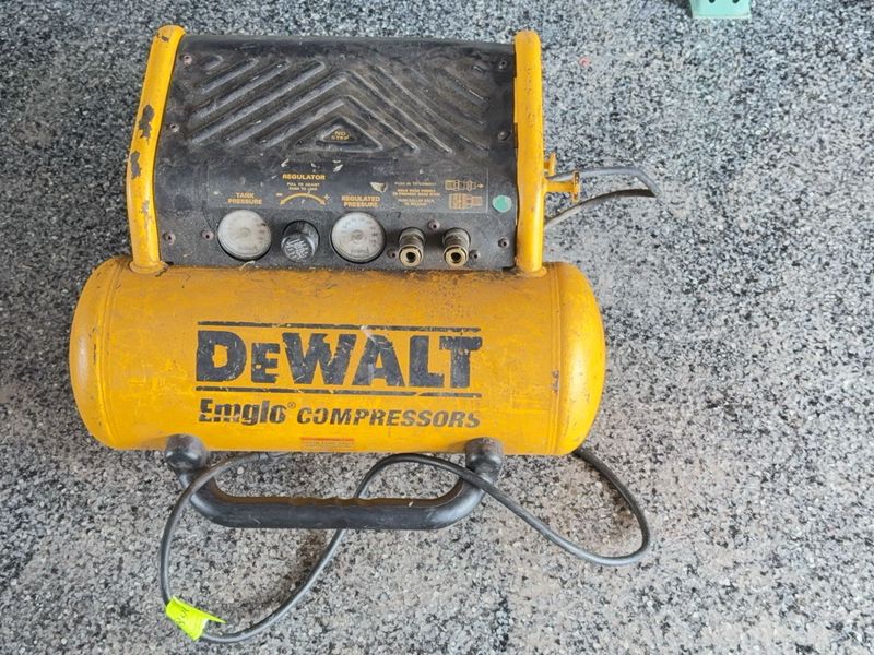 Dewalt Electric 4 Gal Hand Carry Air Compressor - Image 1