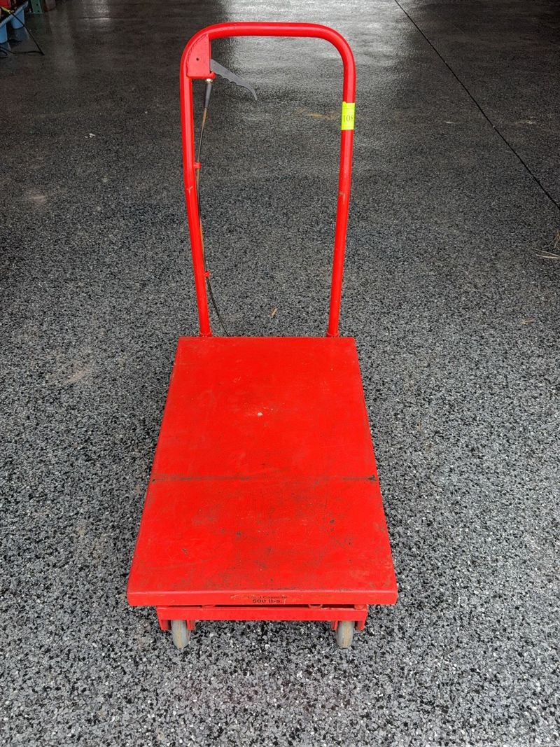 500 lb Hydraulic Lift Table - Image 1