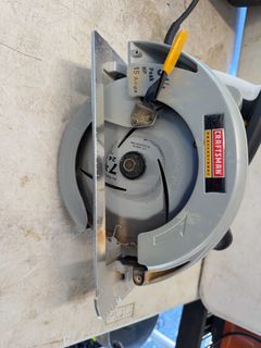 7-1/4 in. Circular Saw with Case - Image 4