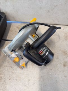 7-1/4 in. Circular Saw with Case - Image 5