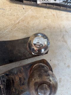 Jack Stands and 5 Trailer Hitch Balls - Image 5