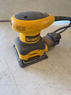 Electric Palm Sander with Case and Cord - Image 3