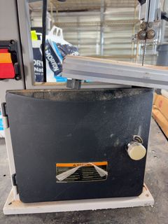 10-Inch Bandsaw With Adjustable Table - Image 3