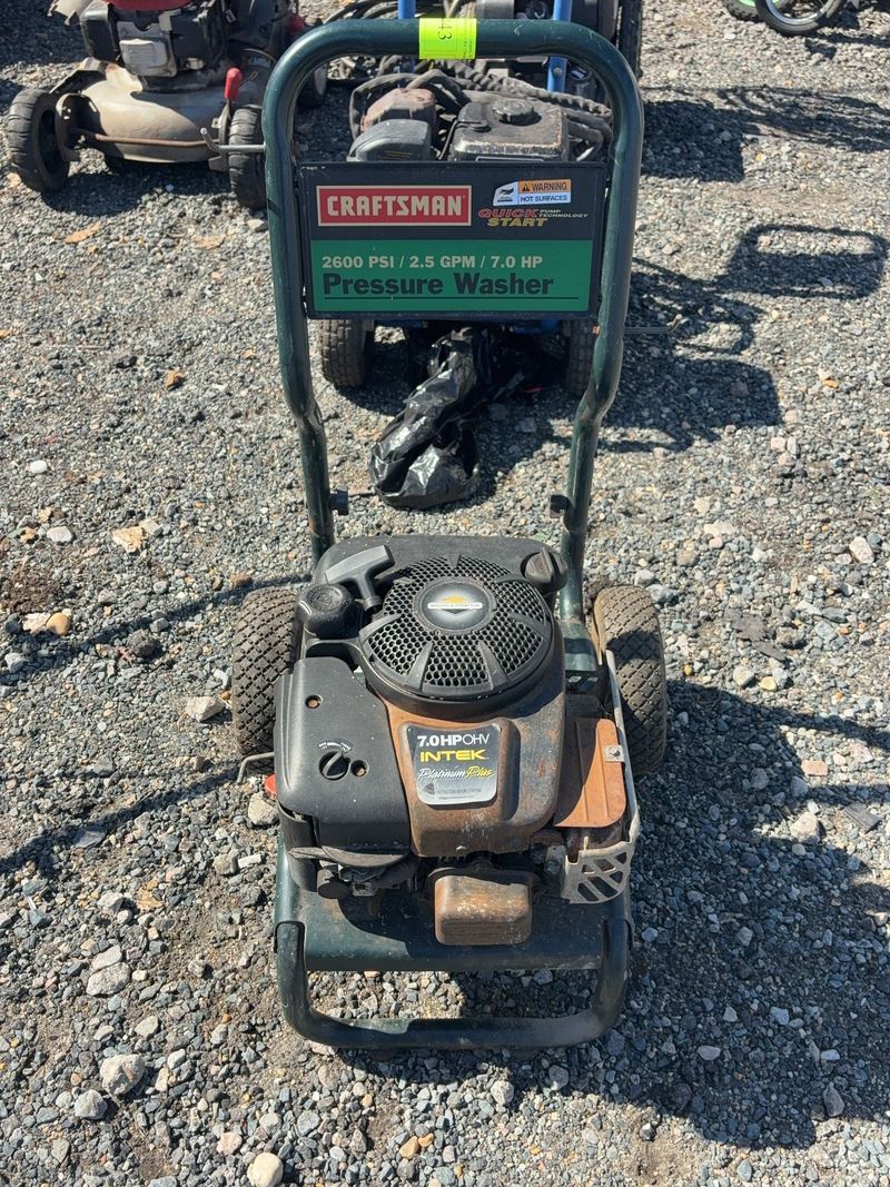 Gas Pressure Washer 2600 PSI 2.5 GPM 7.0 HP - Image 1