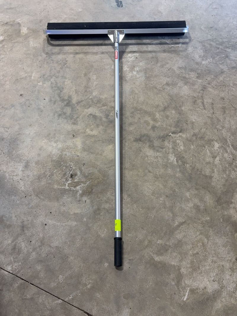 Tourna DRI Floor Squeegee 36" Wide Head - Image 1
