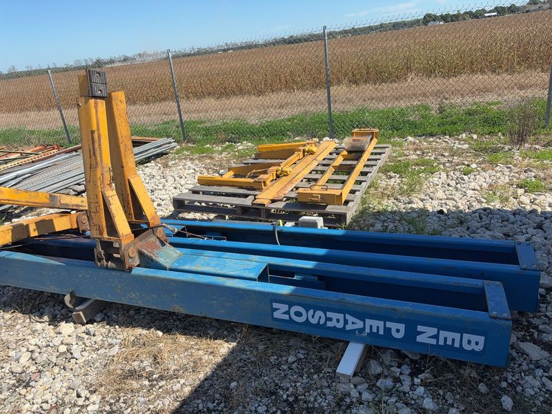 Zosramp ZMB Blue Hydraulic Loading Ramp - Image 1