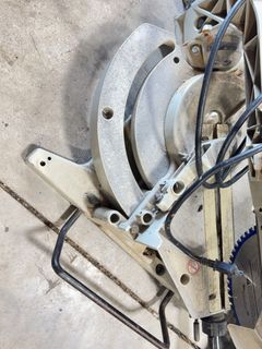Makita Sliding Compound Miter Saw With Corded Power - Image 3