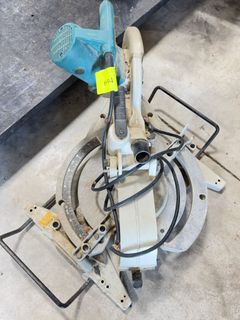 Makita Sliding Compound Miter Saw With Corded Power - Image 5