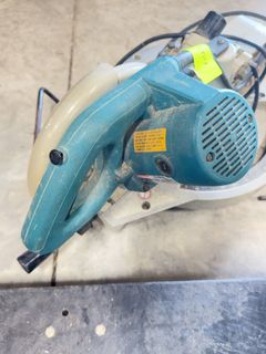 Makita Sliding Compound Miter Saw With Corded Power - Image 8